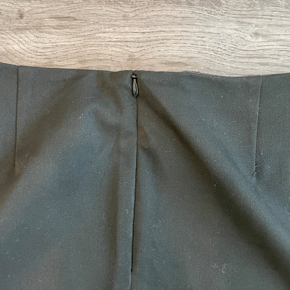 INC Mini Skirt, Black, 6, EUC, Straight Hem, Zip Close - Picture 4 of 5